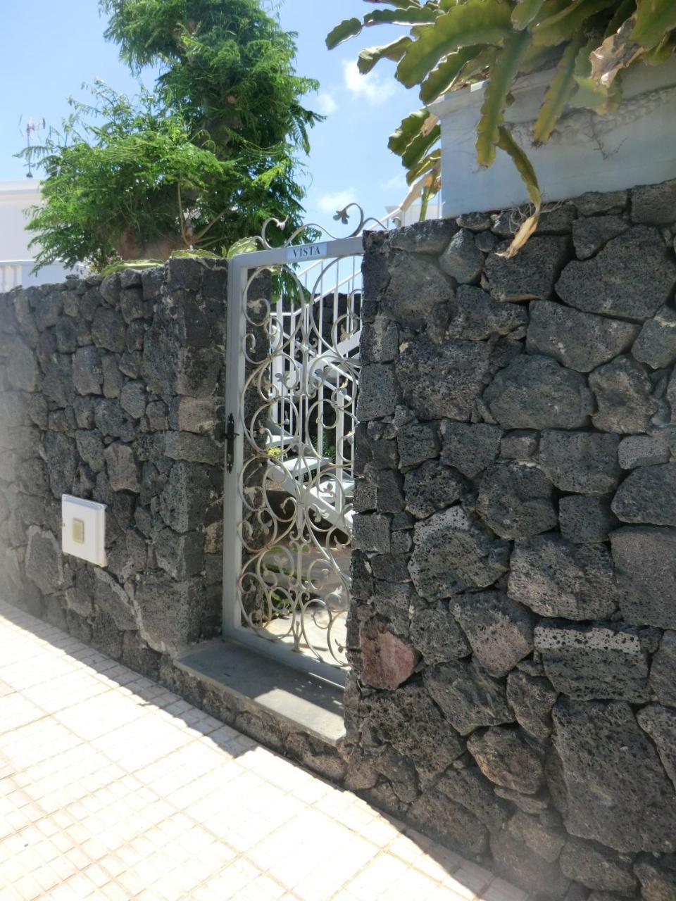 Apartments Gina Y Vista Oceano Puerto del Carmen  Extérieur photo